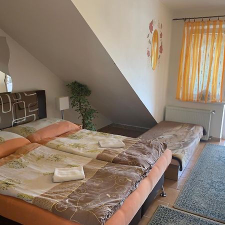 Štúrovo Studio Florida מראה חיצוני תמונה