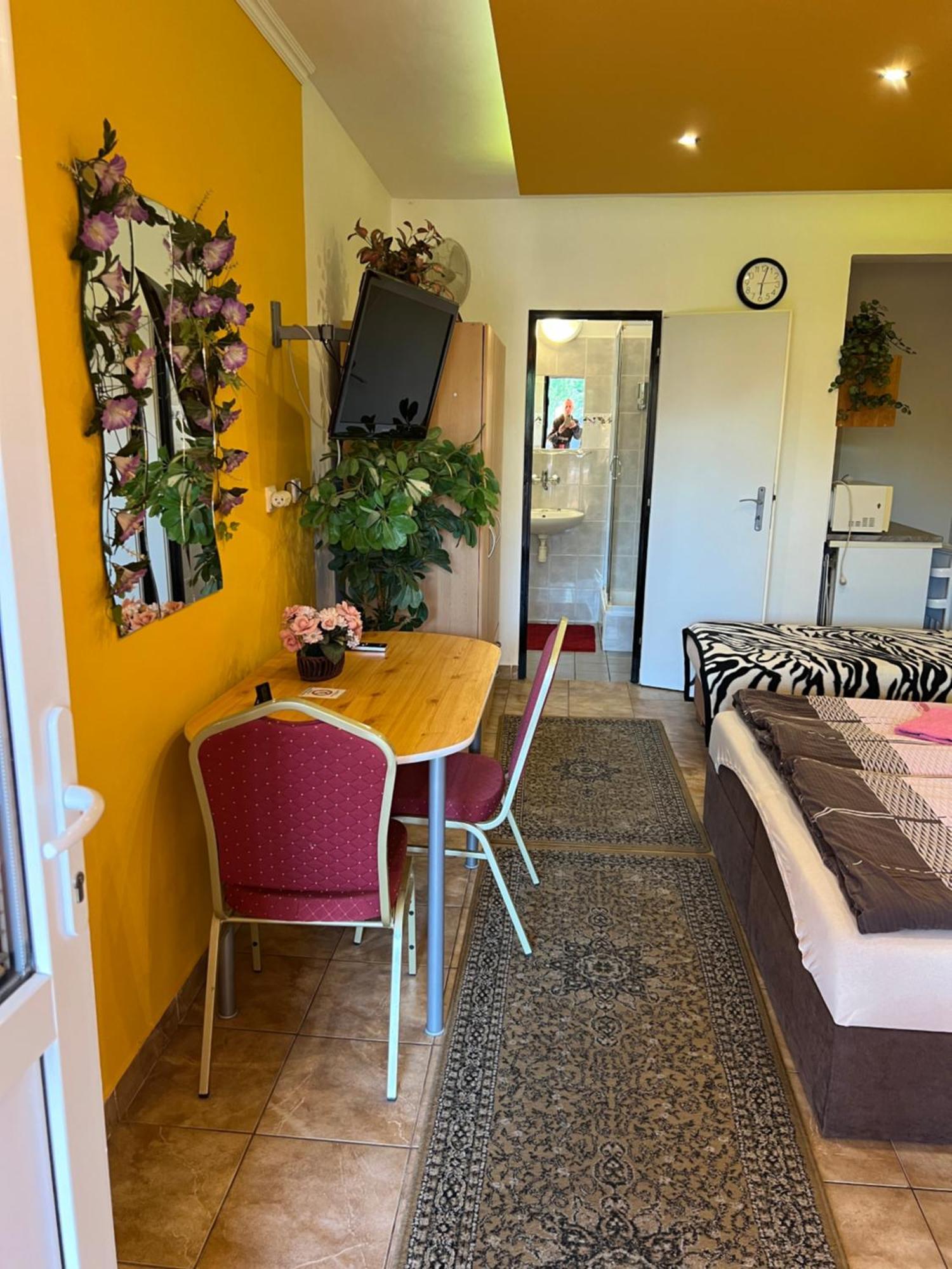 Štúrovo Studio Florida מראה חיצוני תמונה