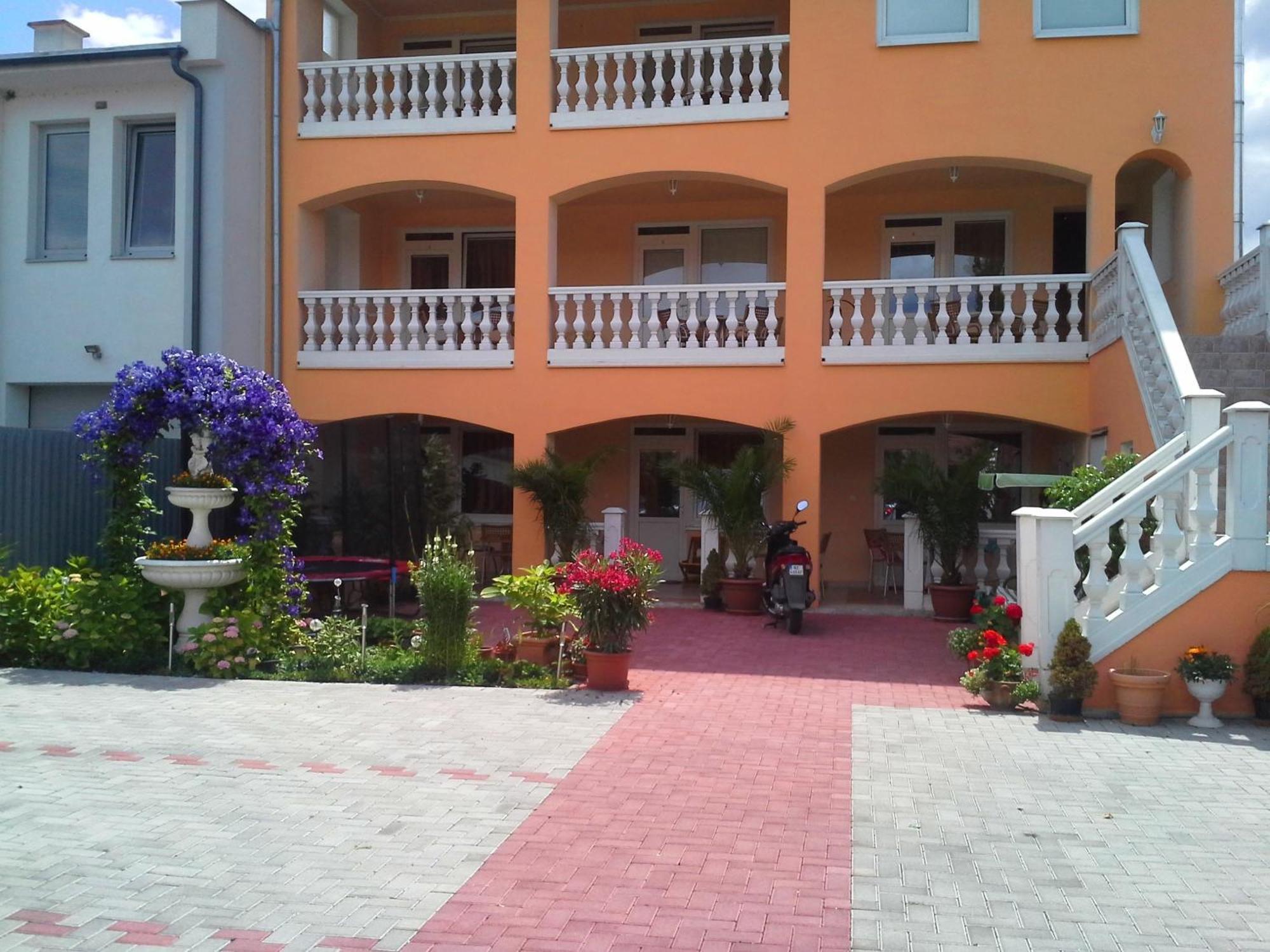 Štúrovo Studio Florida מראה חיצוני תמונה