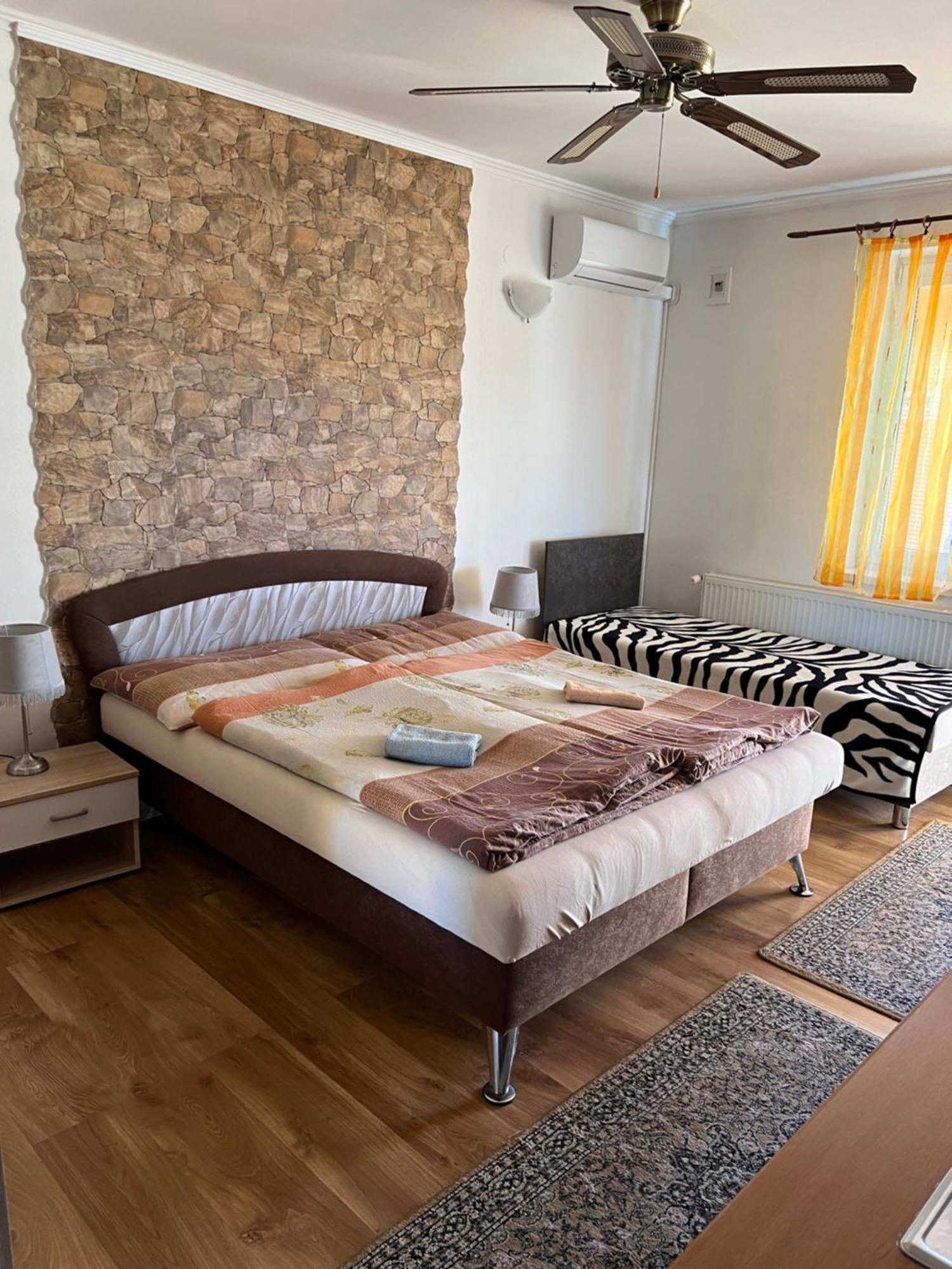 Štúrovo Studio Florida מראה חיצוני תמונה