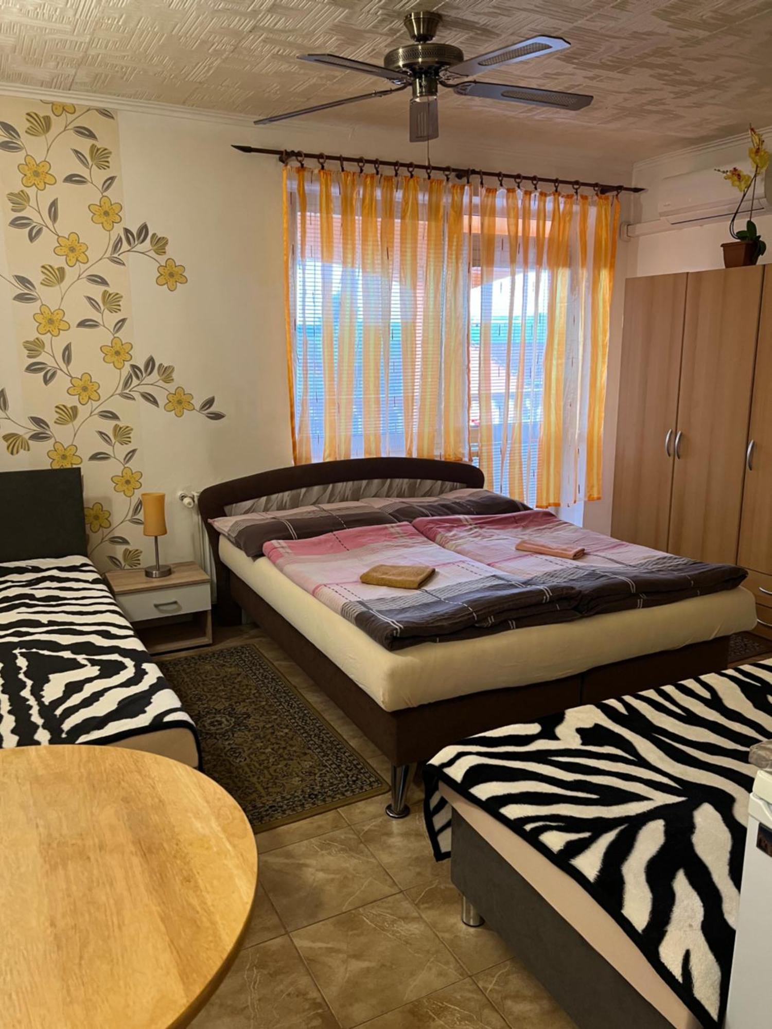 Štúrovo Studio Florida מראה חיצוני תמונה